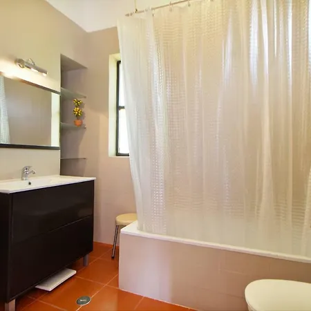 3 Quartos, Piscina, Bbq, Jardim, Prestige For Villa