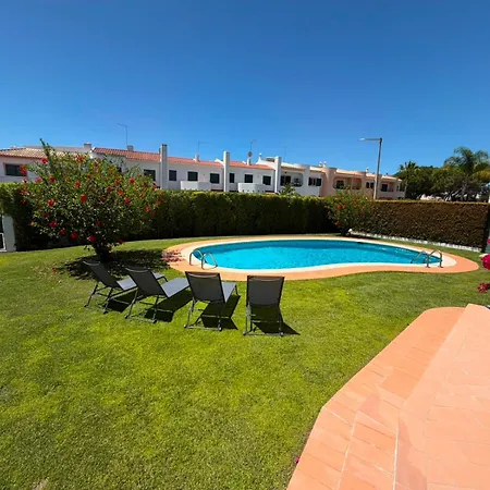 Willa Vilamoura, Piscina Jardim Prestige For *
